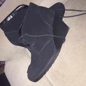 9.5 white mountain boots